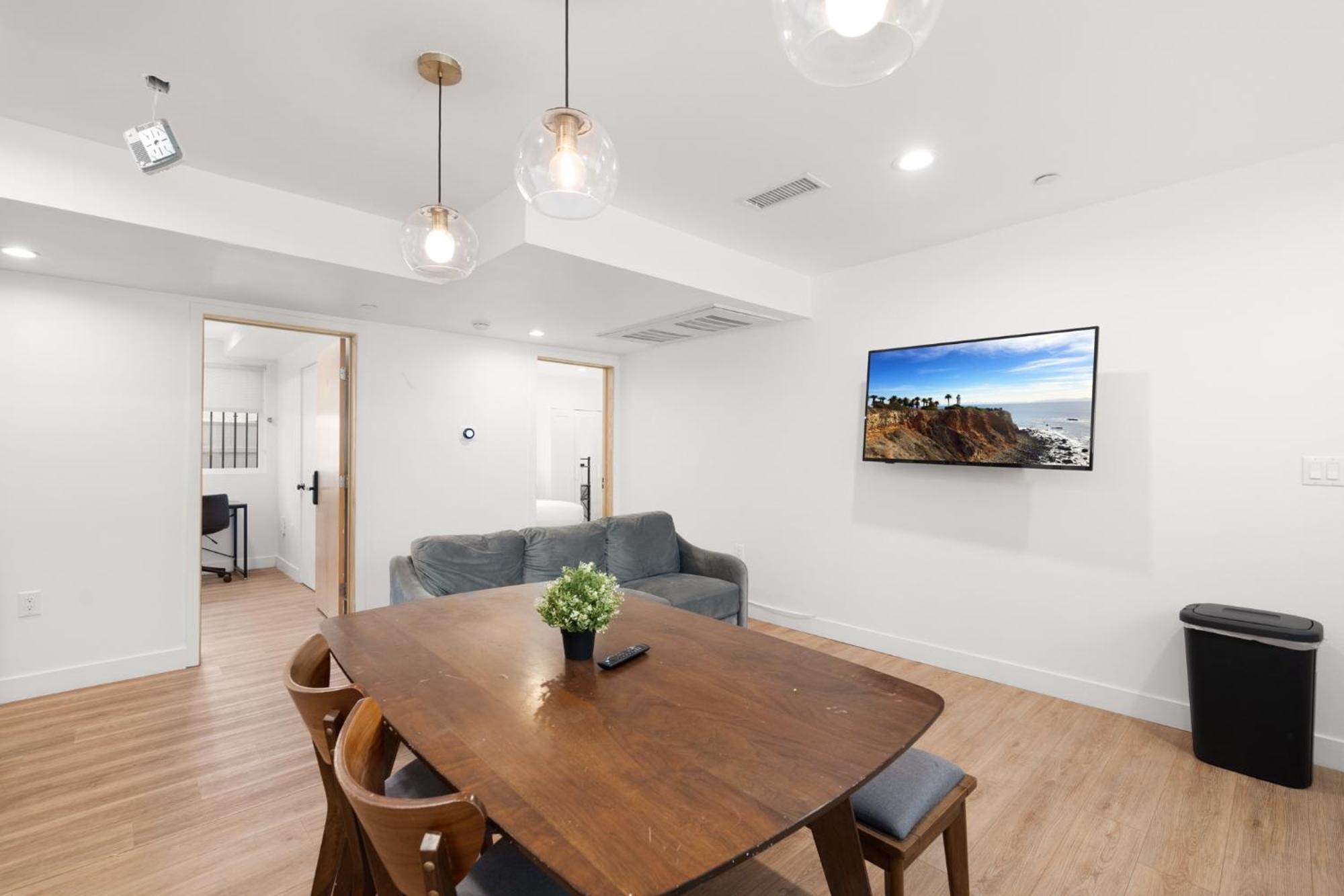 Charming Urban Retreat Near Usc In La- Private Room With Share Living Room With Kitchen Los Angeles Extérieur photo